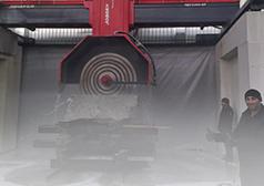 Compra por parte de cliente Russo de máquina de serra ponte para corte de pedra